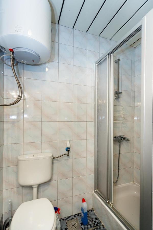 Apartmani Mili Malinska Zewnętrze zdjęcie
