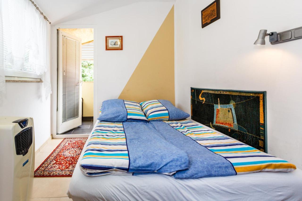 Apartmani Mili Malinska Zewnętrze zdjęcie