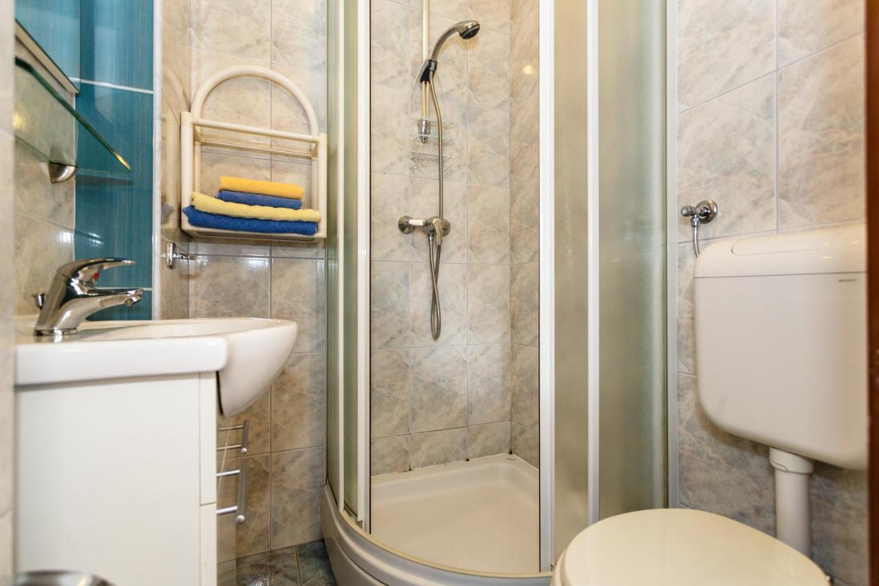 Apartmani Mili Malinska Zewnętrze zdjęcie