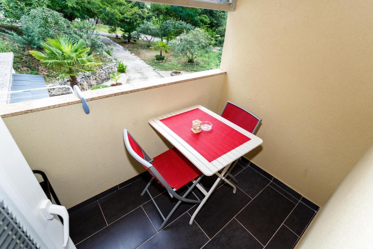 Apartmani Mili Malinska Zewnętrze zdjęcie