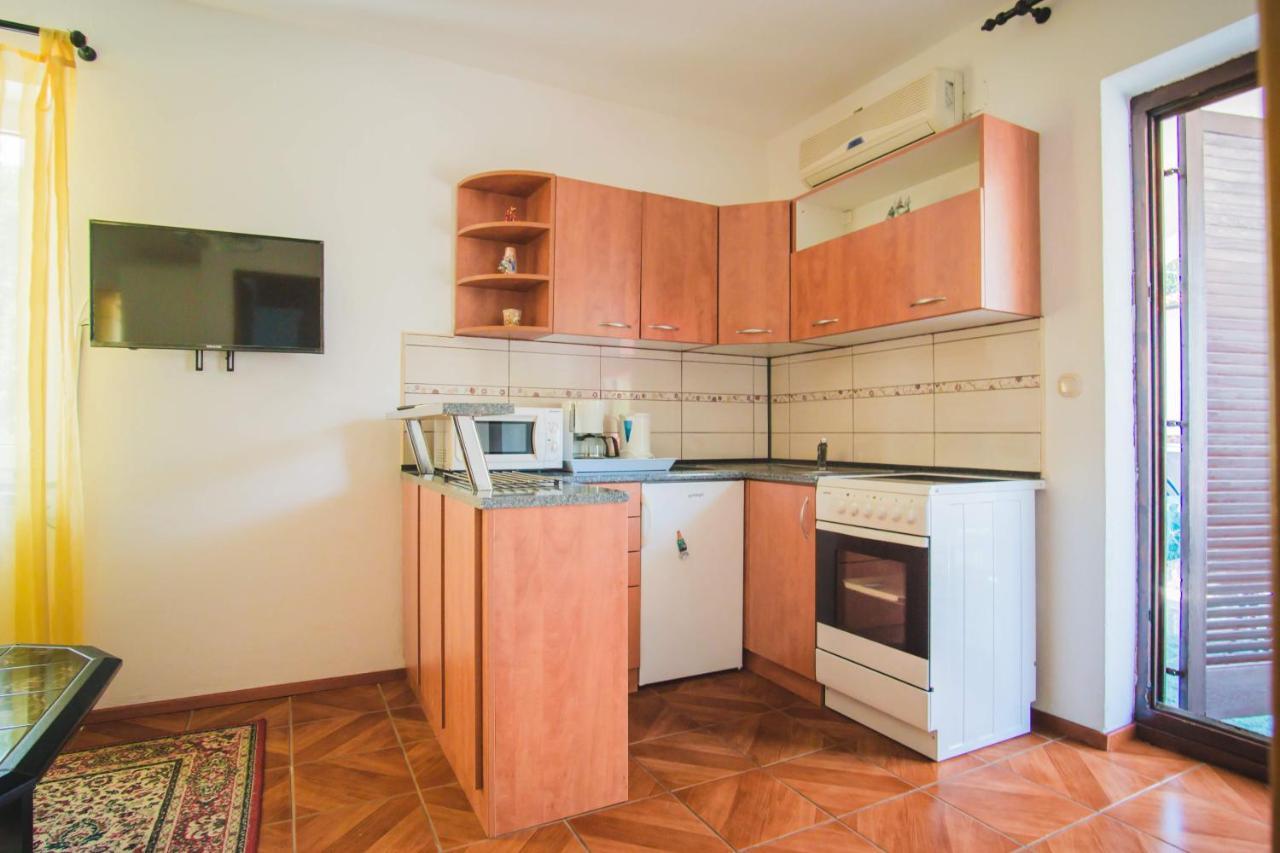 Apartmani Mili Malinska Zewnętrze zdjęcie